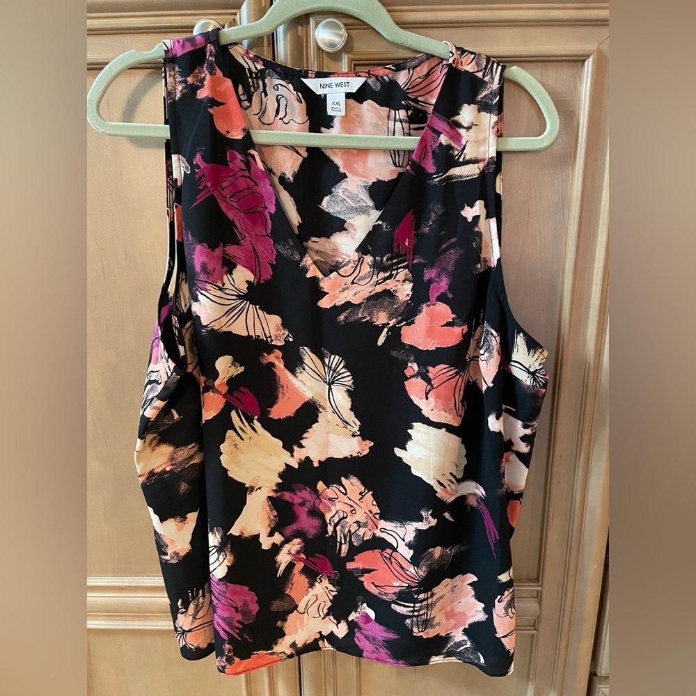 Women’s Floral Sleeveless Blouse